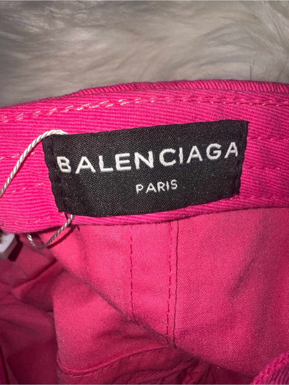 Balenciaga Hot Pink Cap with White Embroidered Logo - Picture 7 of 13